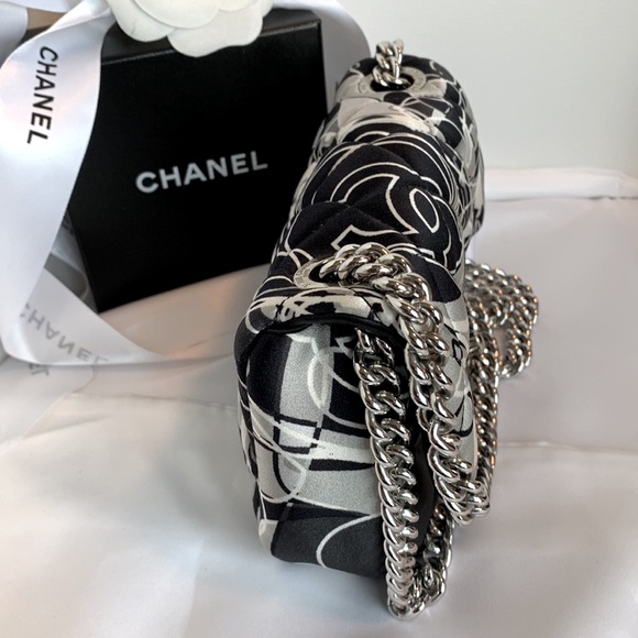 CHANEL RARE Kaleidoscope Abstract Quilted Black White Silk Bag Bijoux Silver 🖤 - Picture 9 of 16